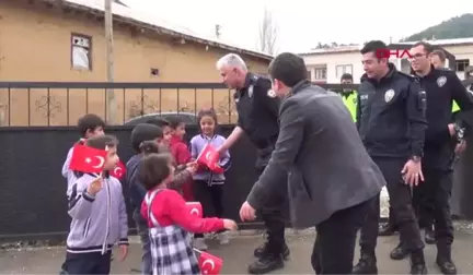 Kahramanmaraş Polislerden Mektup Yazan Öğrencilere Sürpriz Ziyaret