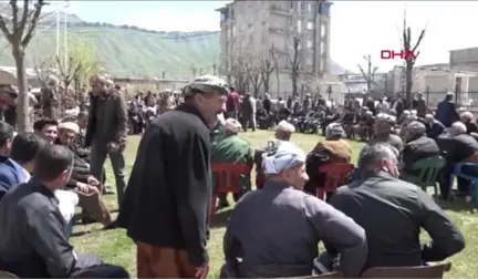 Hakkari Derecik'te Başkan Seçilen Çetinkaya, Misafirleri İçin 40 Keçi Kesti