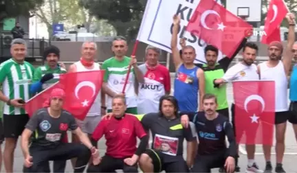 Maraton Koşucuları Polis İçin 10 Kilometre Koştu