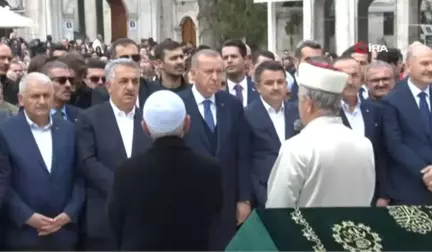 Cumhurbaşkanı Erdoğan, Mustafa Yazıcı'nın Tabutuna Omuz Verdi