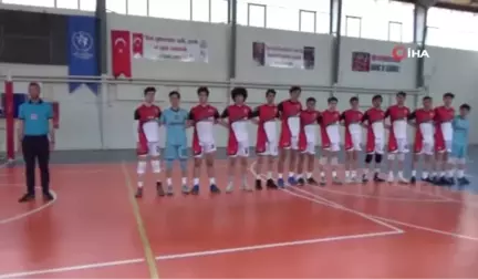 Kulüpler Arası Yıldız Erkekler Voleybol Grup Müsabakaları Simav'da Başladı