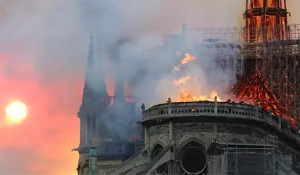 Notre-Dame: Victor Hugo'nun Kahramanları Yanarken