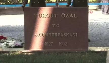 8. Cumhurbaşkanı Turgut Özal, Vefatının Yıl Dönümünde Kabri Başında Anıldı