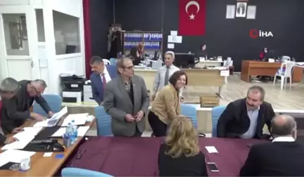 Bartın Belediye Başkanı Cemal Akın Mazbatasını Aldı