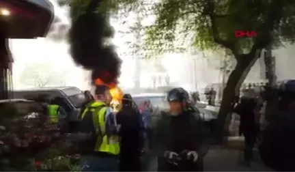 Dha Dış - Sarı Yelekliler 23'üncü Haftada... Araçlar Ateşe Verildi...