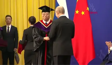 Dha Dış - Putin'e Tsinghua Üniversitesi'nden Fahri Doktora