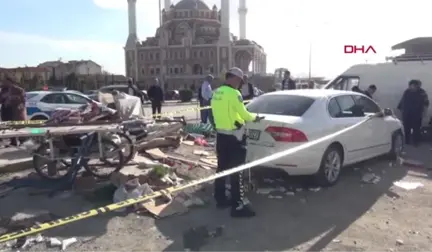 Çorum Çarpışan Otomobillerden Biri Pazara Daldı: 1 Ölü, 2 Yaralı