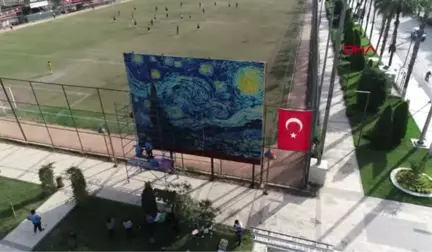 Mersin 5 Bin Öğrenciden 3 Milyon Toplu İğne ve Pul ile Van Gogh Tablosu