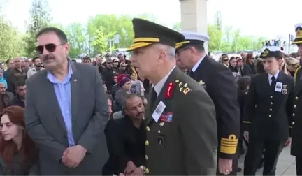 Şehit Yüzbaşı Celalettin Özdemir Son Yolculuğuna Uğurlandı (4)