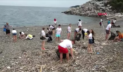 Muğla 7 Ülkeden Erasmus ile Gelen 35 Öğrenci Çevre Temizliği Yapıldı