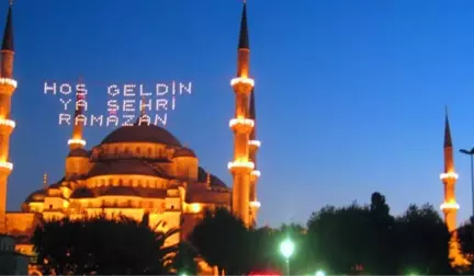 'Alo Fetva'ya En Fazla Ramazan ve Zekat Soruları Geliyor