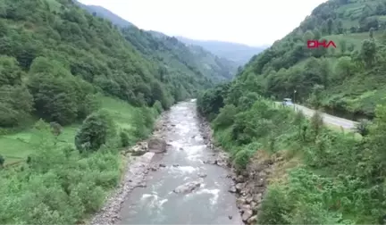 Rize Yıkım Kararı Alınan Kaçak Yapıyı, Sahibi Yıktı