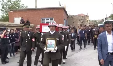 Hatay'da Şehit Olan Askerin Cenazesi Toprağa Verildi