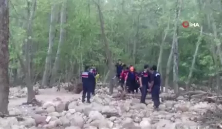 Pikap Su Kanalına Uçtu: 1 Ölü