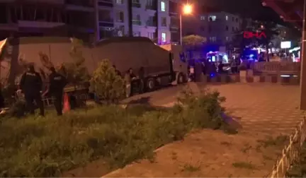 Ankara Tartıştığı Ev Sahibinin Oğlunu Silahla Yaraladı