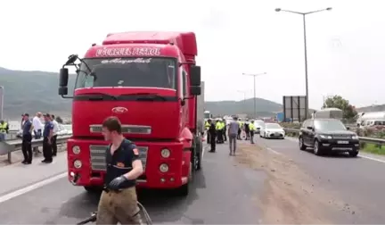 İzmir'de Zincirleme Trafik Kazası: 1 Ölü