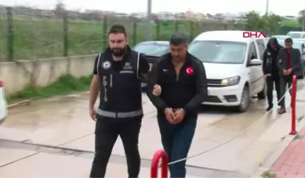 Adana Suriyelinin 'Kaliforniyum' Diyerek Satmaya Çalıştığı Madde Reçine Çıktı