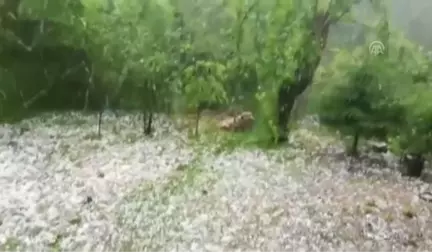 Ordu'da Ceviz Büyüklüğünde Dolu Yağdı