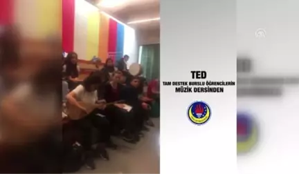 Haluk Levent burslu öğrenciler için sahneye çıktı - ANKARA