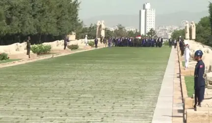 Sayıştay Başkanı Seyit Ahmet Baş ve beraberindeki heyet Anıtkabir'i ziyaret etti