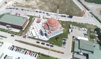 Dünyaca ünlü sanatçılar GEBKİM Camii'ne imza attılar