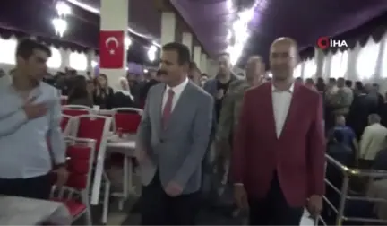 Vali Akbıyık, Yüksekova'da iftar programına katıldı