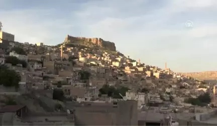 HUZUR VE BEREKET AYI RAMAZAN - Tarihi medresede açık havada teravih namazı