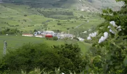 Ardahan'da bir köy heyelan riski nedeniyle boşaltıldı