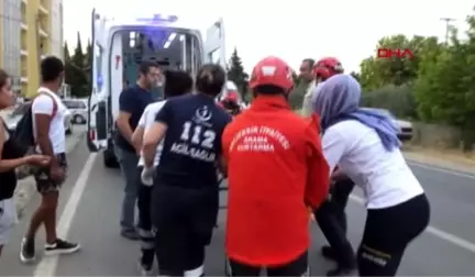 BALIKESİR Otomobille çarpışan motosiklet sürücüsünü kaskı kurtardı