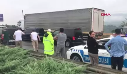 BURSA TIR kaza yaptı, Bursa - İstanbul karayolu trafiğe kapandı