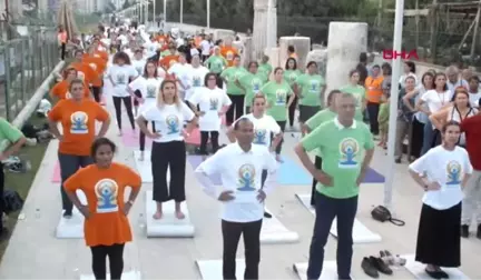 MERSİN ANTİK KENTE YOGA YAPTILAR