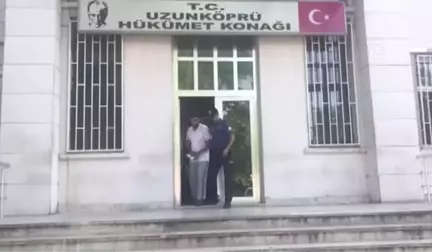 Düzensiz göçmenleri taşıyan aracın kaza yapması - Gözaltına alınan sürücü tutuklandı