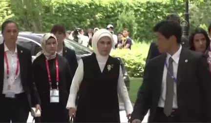 Lider eşleri Japonya'da buluştu