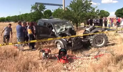 Trafik kazası: 2 ölü, 1 yaralı