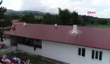 AMASYA Yayla köyündeki eski okulu sinema salonuna çevirdiler