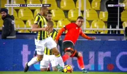 Fenerbahçeliler, Josef de Souza'nın Yerde Kaldığı Pozisyon Sonrasında İsyan Etti