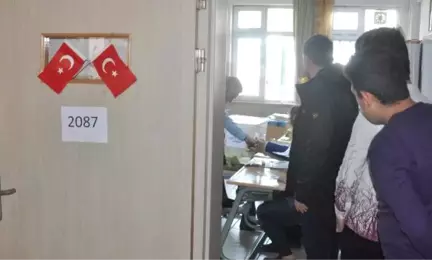 Kullandığı Oyun Fotoğrafını Çeken Vatandaş, Polise Kafa Attı