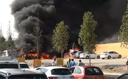 Ankara'da Park Halindeki 6 Araç Alev Alıp Yandı, Facianın Eşiğinden Dönüldü