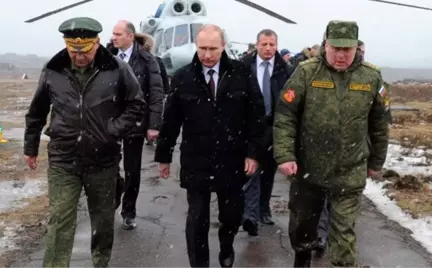 Putin'den Olay Yaratacak Açıklama: Suriye'de Militanları Silah Zoruyla Görüşmelere Getirdik