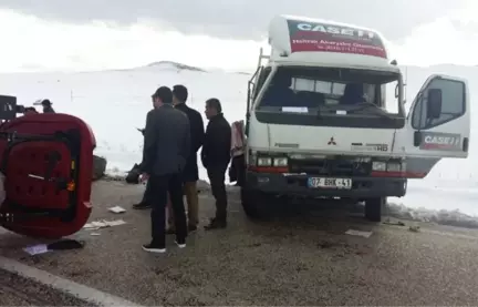 Kaza Sonrası 'Güvenli Sürüş Hayat Kurtarır' Yazısı Dikkat Çekti