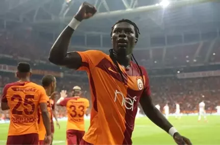 Galatasaray, Gomis'in Bayıldığı İçin Oyundan Alındığı İddialarını Yalanladı