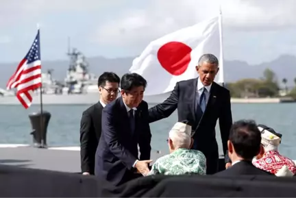 Obama ve Abe'den Pearl Harbor'da Tarihi Buluşma