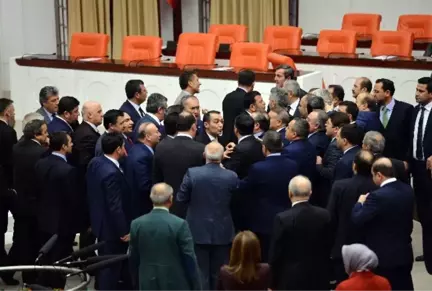 Genel Kurulda AK Parti ile CHP Milletvekilleri Arasında Tartışma