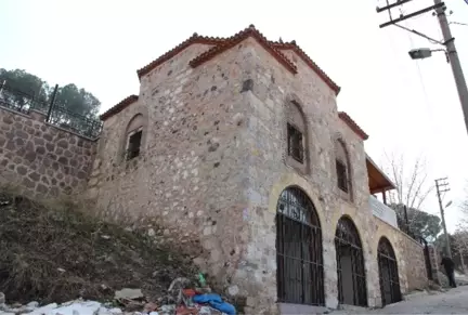 700 Yıllık Darphane Binası Kaderine Terk Edildi