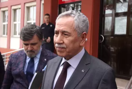 Bülent Arınç Hakim Karşısına Çıktı