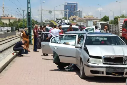 Köpeğe Çarpmamak İçin Ani Fren Yaptı, 13 Araç Birbirine Girdi