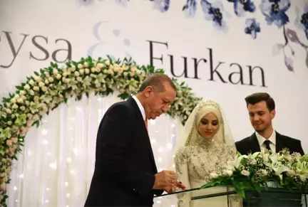 Erdoğan, Sözcüsü Kalın'ın Kızı Rumeysa'nın Nikah Şahidi Oldu