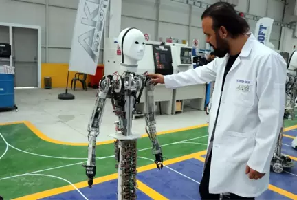 Milli İnsansı Robotun Seri Üretimine Başlandı