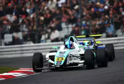 Kazada Yaralanan 17 Yaşındaki Formula 4 Pilotunun Bacakları Kesildi