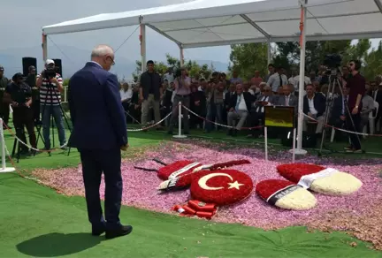 Süleyman Demirel Mezarı Başında Anıldı